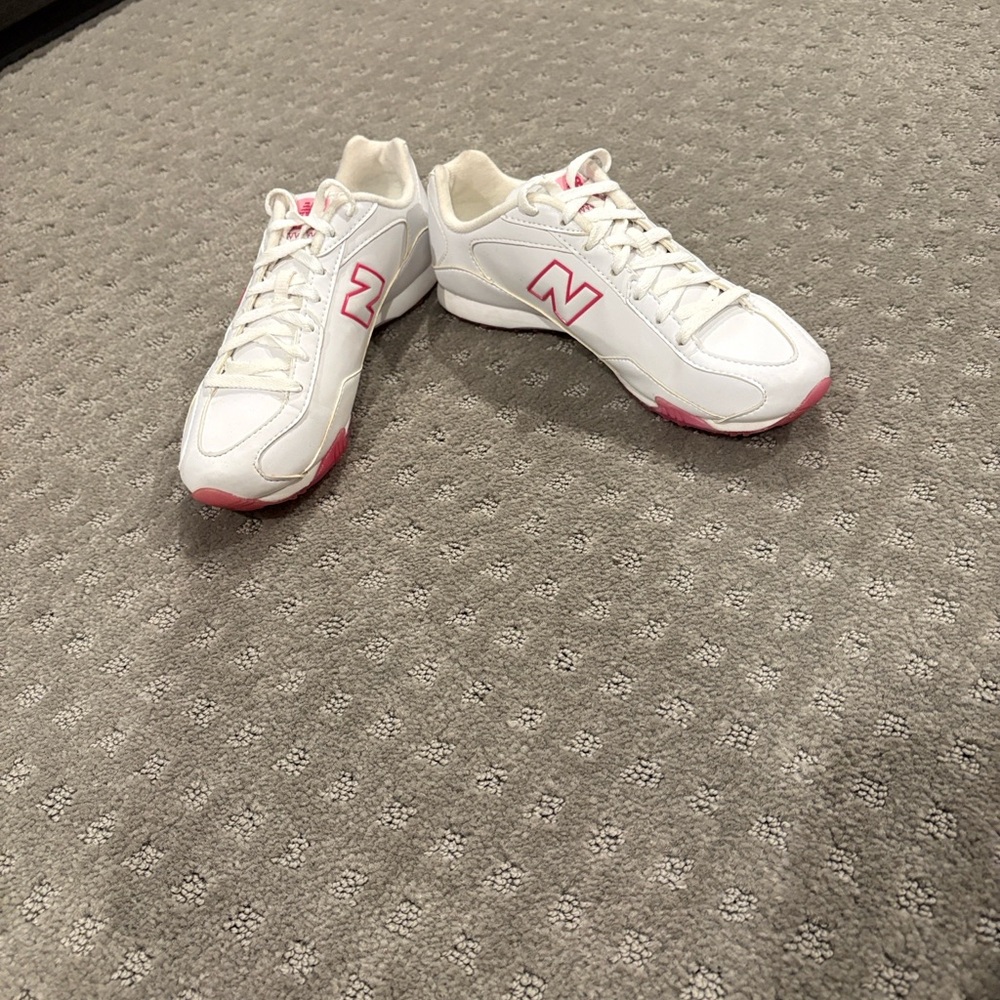 New Balance Women's Sneakers in White and Pink